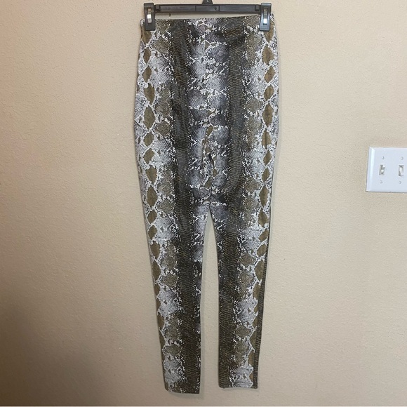 Pretty Little Thing Snake Print Pants Skinny Faux Leather Vegan Pull On Size 4 - Picture 8 of 12